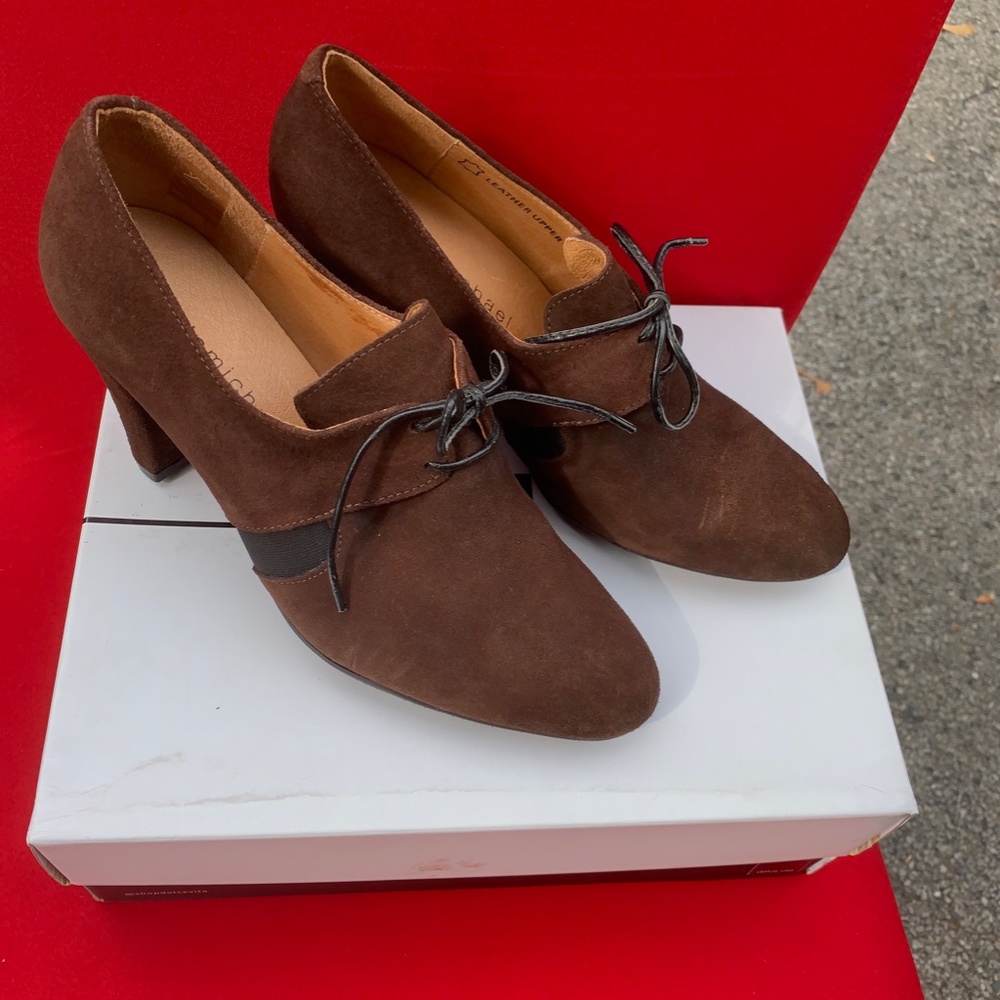 Classic Suede leather Pump